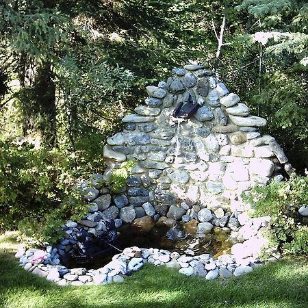 Redwood Meadows Bed And Breakfast Bragg Creek ภายนอก รูปภาพ