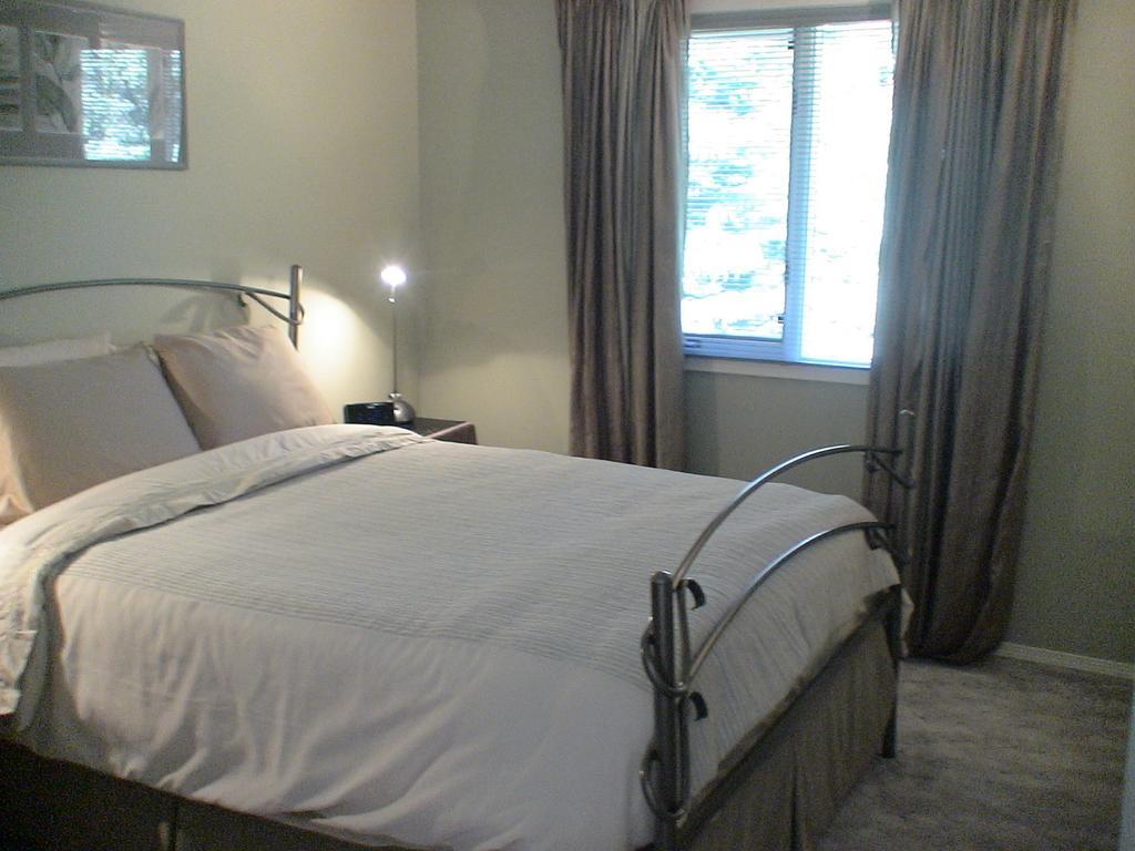 Redwood Meadows Bed And Breakfast Bragg Creek ห้อง รูปภาพ