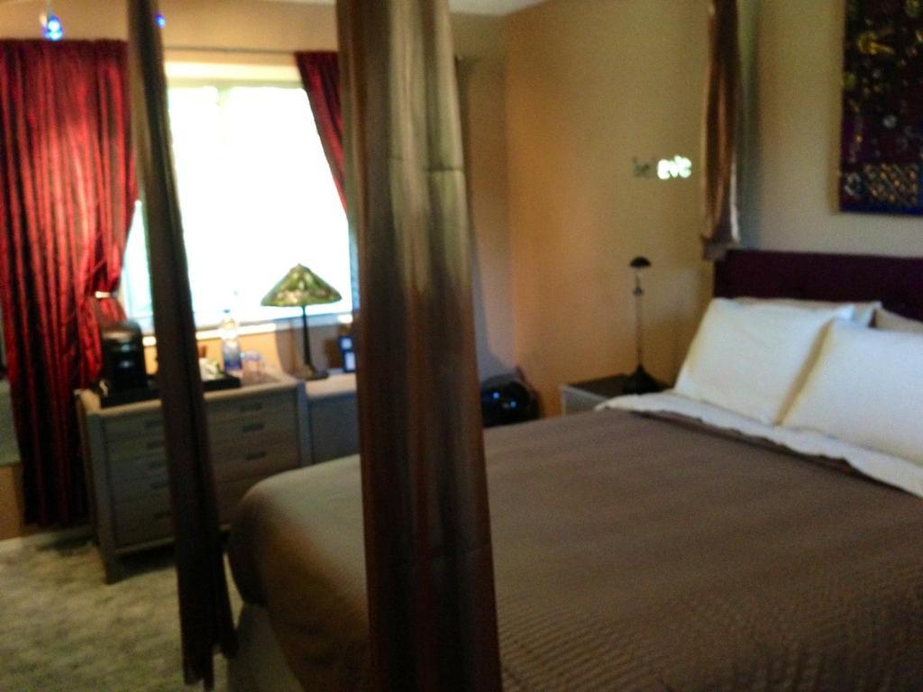 Redwood Meadows Bed And Breakfast Bragg Creek ห้อง รูปภาพ