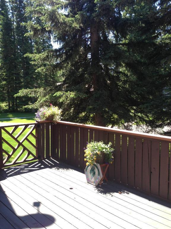 Redwood Meadows Bed And Breakfast Bragg Creek ภายนอก รูปภาพ