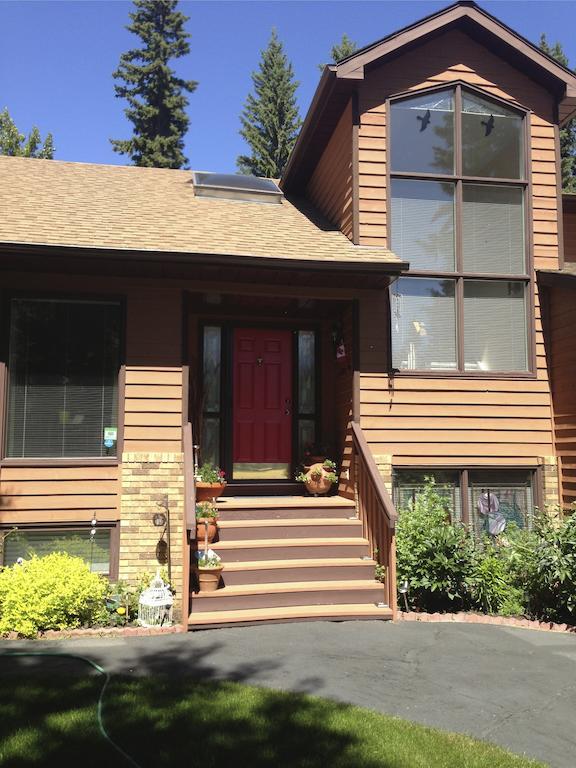 Redwood Meadows Bed And Breakfast Bragg Creek ภายนอก รูปภาพ
