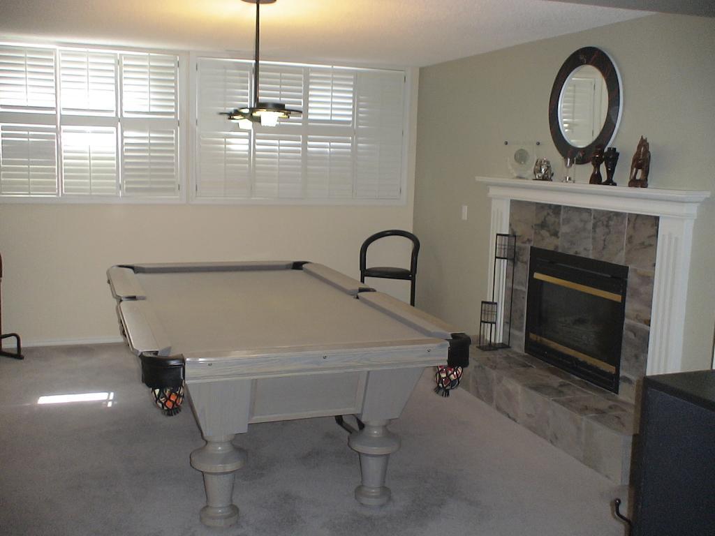 Redwood Meadows Bed And Breakfast Bragg Creek ภายนอก รูปภาพ