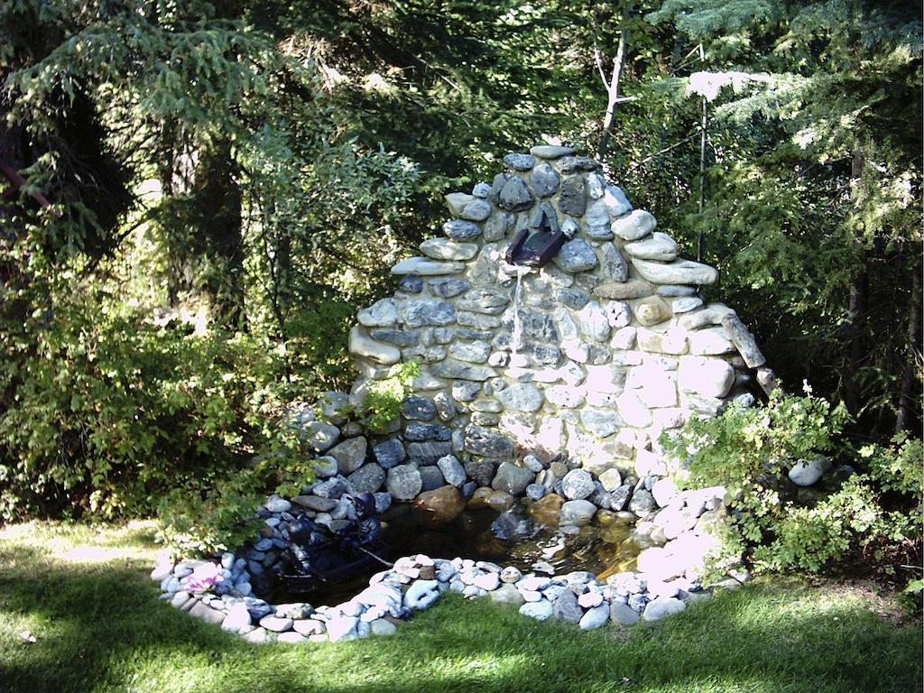 Redwood Meadows Bed And Breakfast Bragg Creek ภายนอก รูปภาพ
